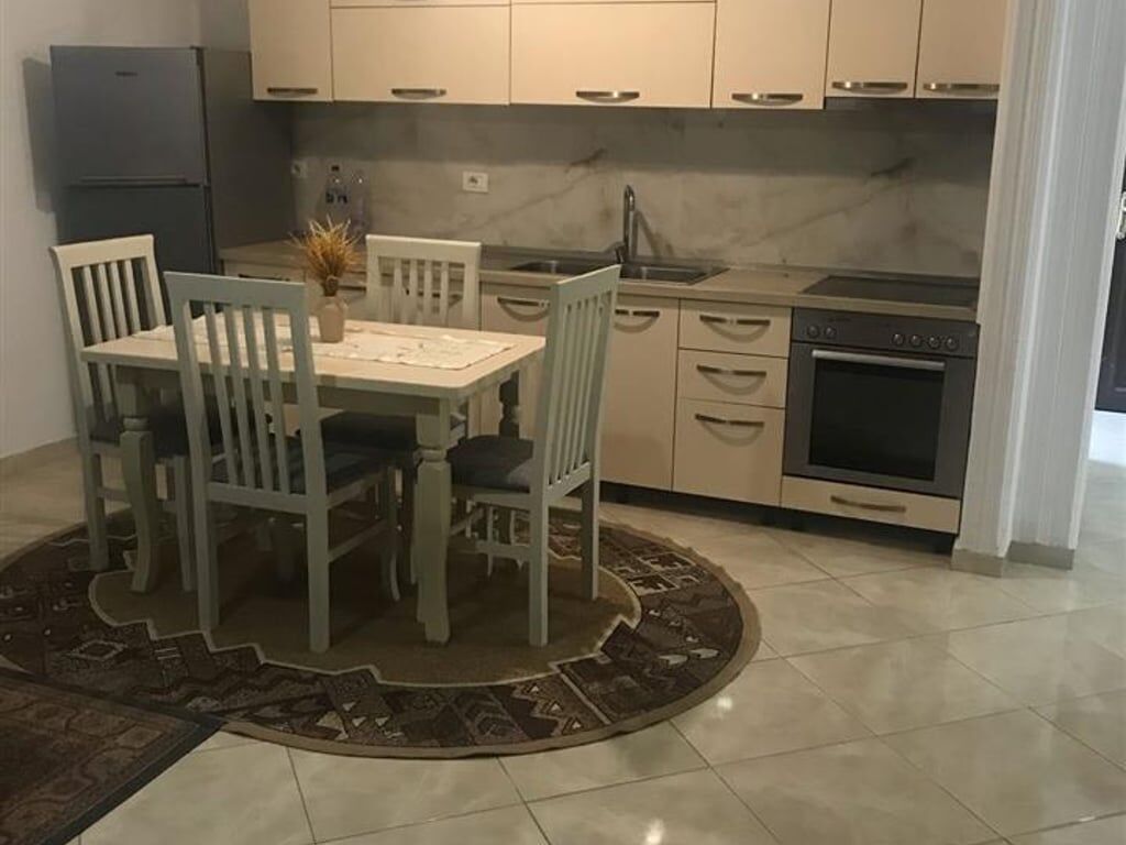 Jepet Apartament 2+1+2 me qera ne Yzberisht