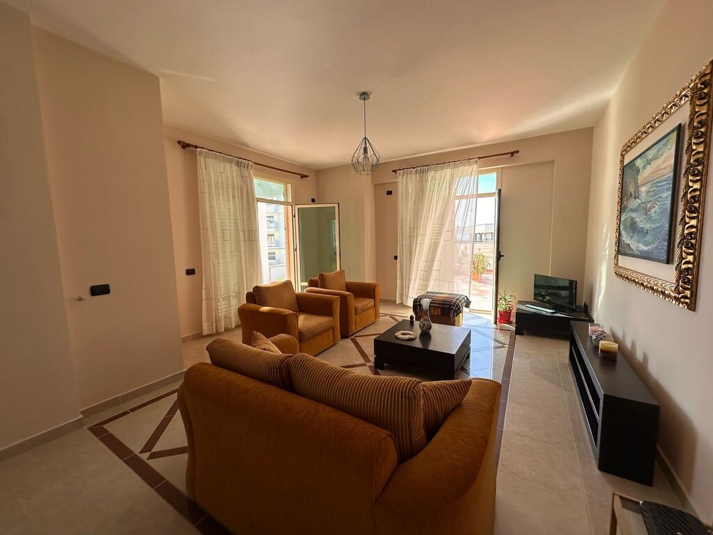 SHITET 2+1+2 PENTHOUSES NE LUNGOMARE!!