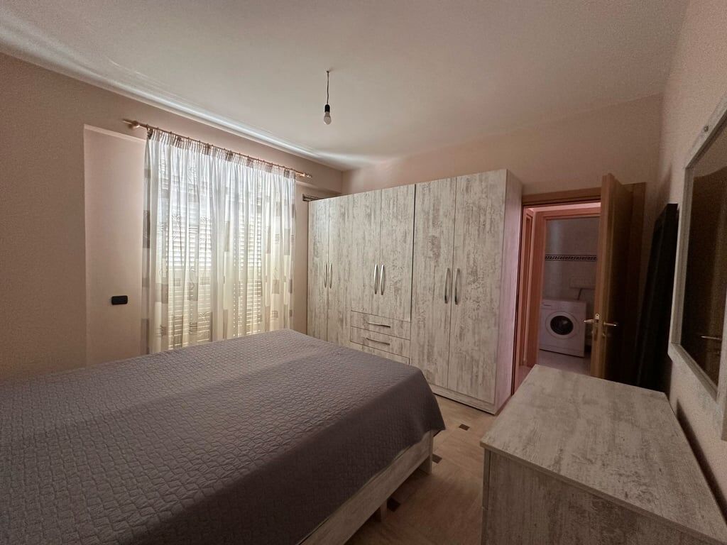SHITET 2+1+2 PENTHOUSES NE LUNGOMARE!!