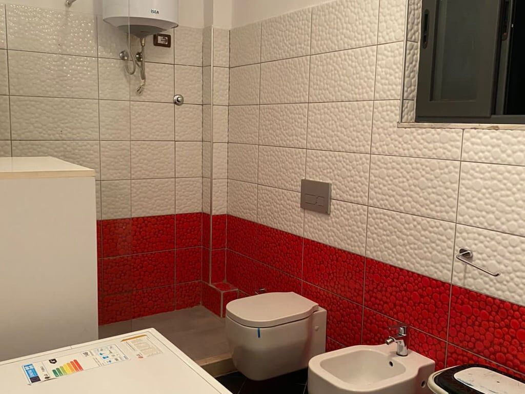 Jepet me qera Apartamenti 2+1 , Don Bosko prane restorant gjeli  Cmimi: 500 mije leke