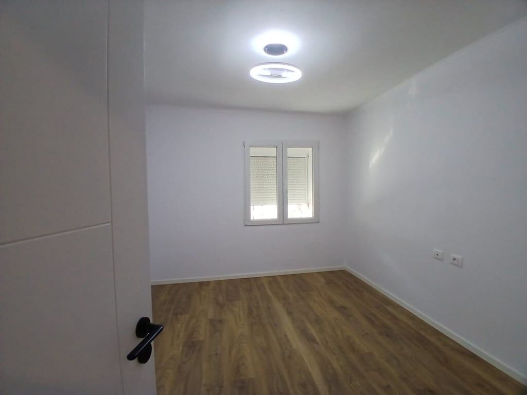  Apartment 2+1 per shitje te Ish Tregu Elektrik