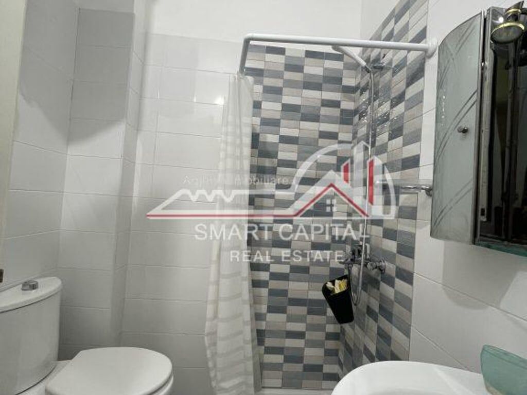APARTAMENT 3+1+2 JEPET ME QIRA TE KISHA ORTODOKSE/VLORE. €600 Me QeraNdertes e reOferte