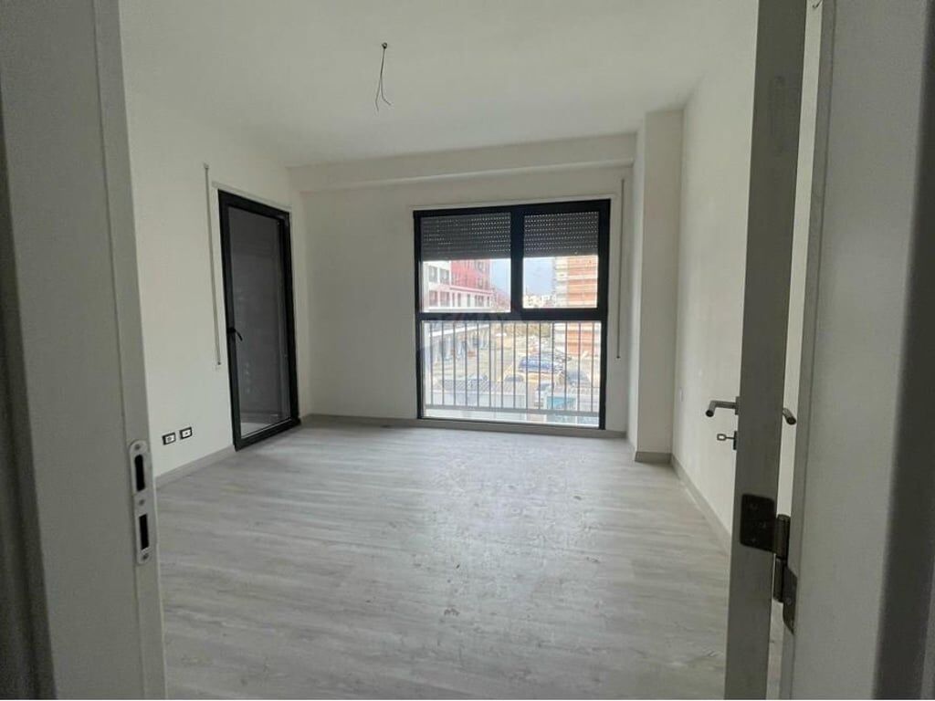 Apartament ne shitje 3+1+2 tek Bulevardi i Ri!!