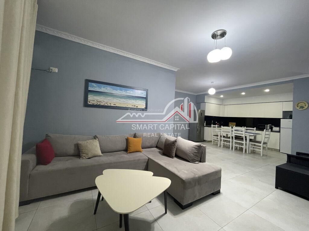 APARTAMENT 3+1+2 JEPET ME QIRA TE KISHA ORTODOKSE/VLORE. €600 Me QeraNdertes e reOferte