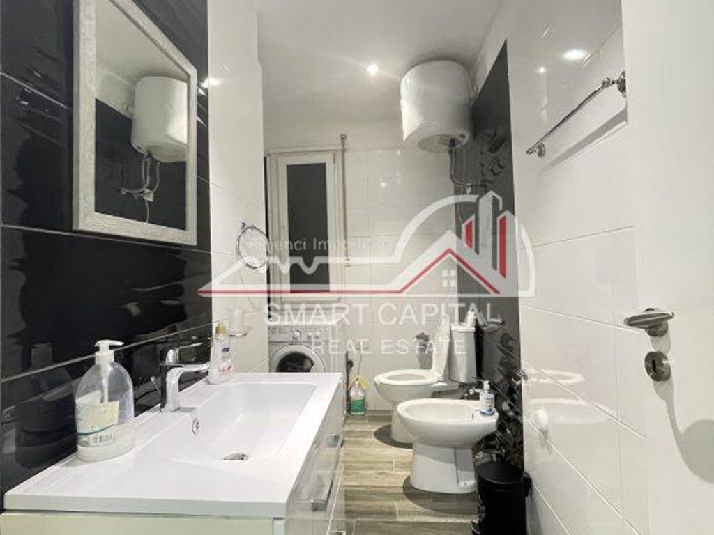 APARTAMENT 3+1+2 JEPET ME QIRA TE KISHA ORTODOKSE/VLORE. €600 Me QeraNdertes e reOferte