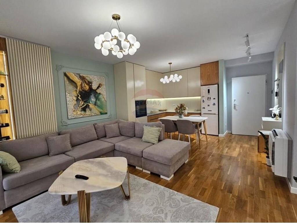Apartament 1+1 me parkim per qira ne Qender
