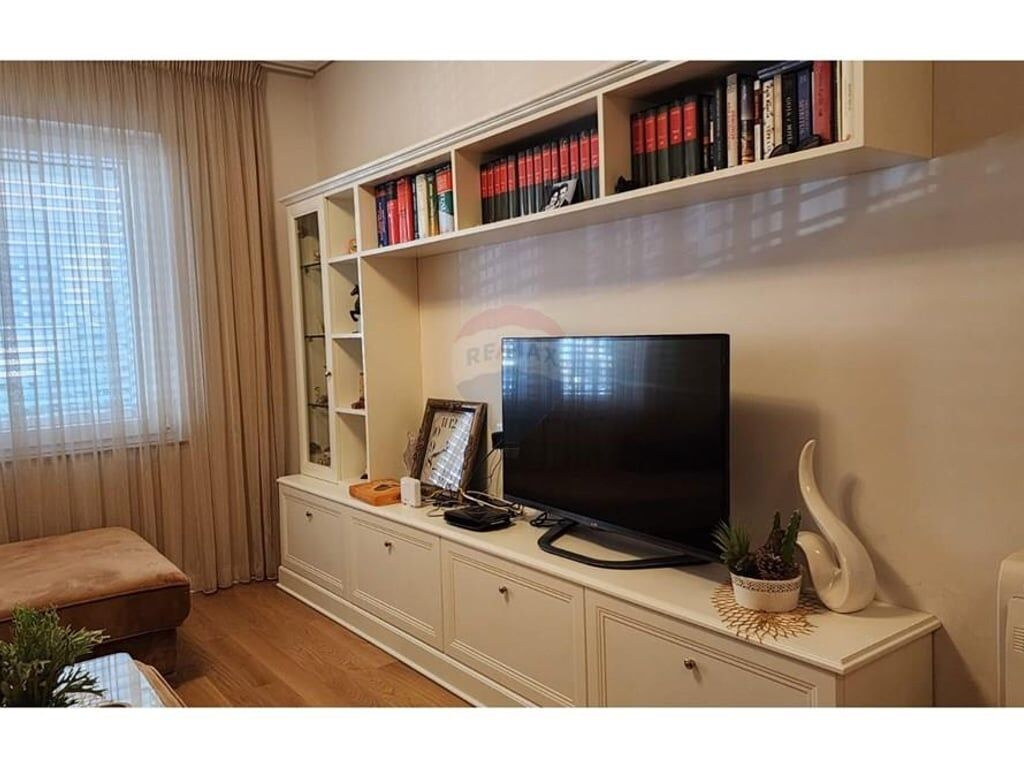 Jepet me qira apartament 2+1 te 21 Dhjetori
