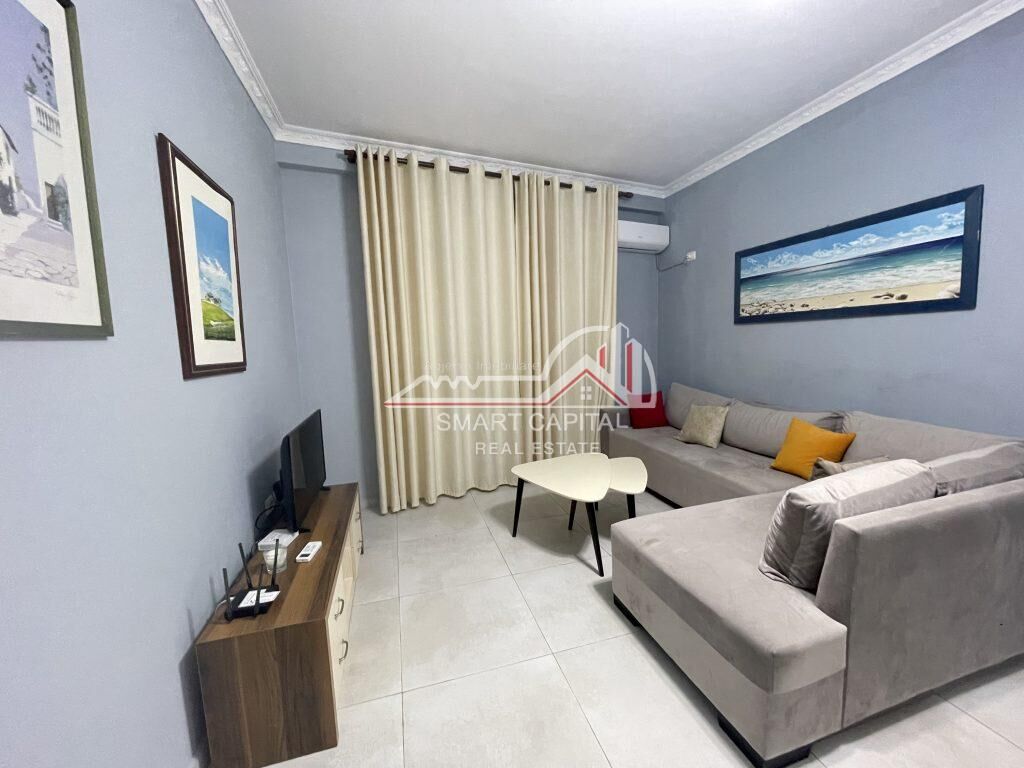 APARTAMENT 3+1+2 JEPET ME QIRA TE KISHA ORTODOKSE/VLORE. €600 Me QeraNdertes e reOferte