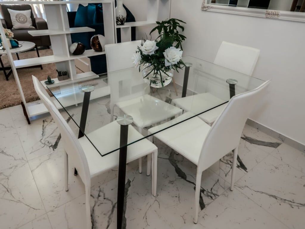 Jepet me qera  apartament 1+1 te Rruga Kavajes SQ21