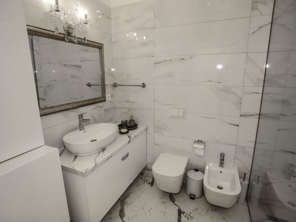 Jepet me qera  apartament 1+1 te Rruga Kavajes SQ21