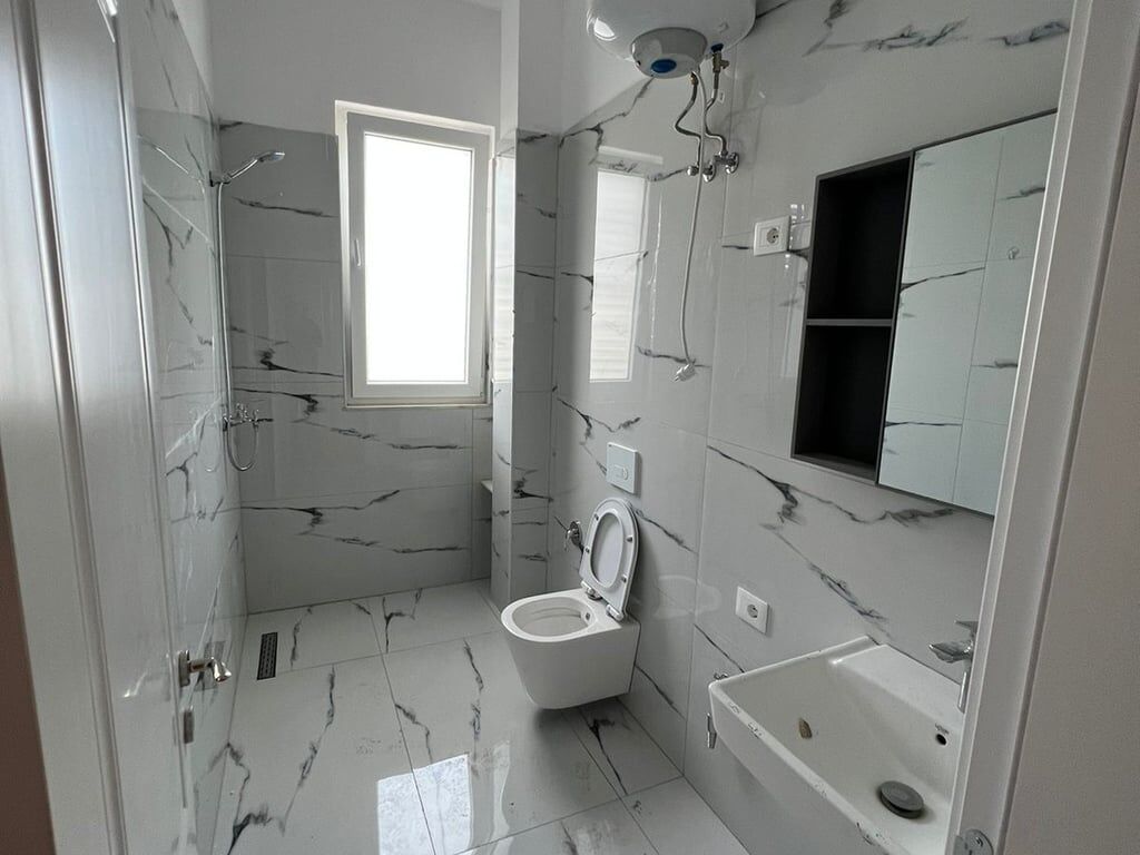 Jepet me qera apartament 2+1 ne Kamez