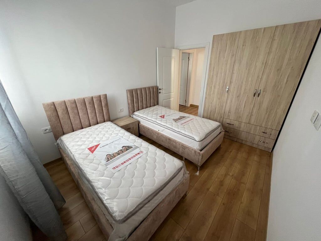 Jepet me qera apartament 2+1 ne Kamez