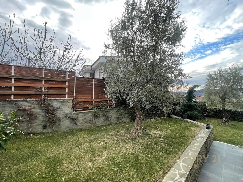  🏡 VILË LUKSOZE PËR SHITJE NË LONG HILL! | LUXURY VILLA FOR SALE IN LONG HILL!