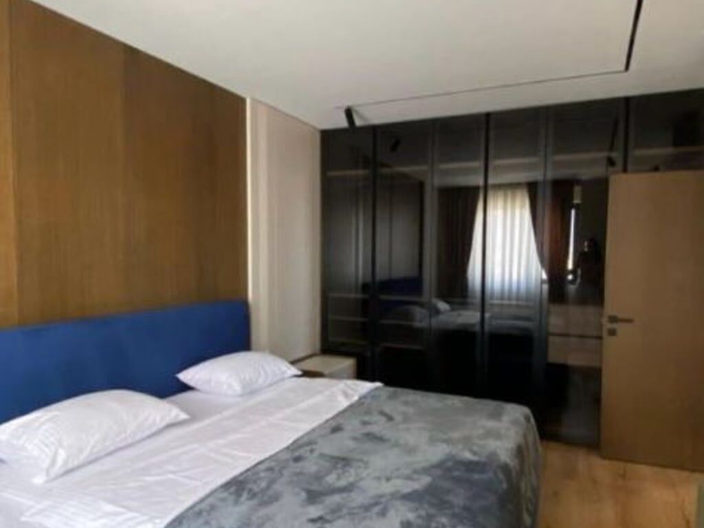 A 2+1 apartment is for rent in Kamez.