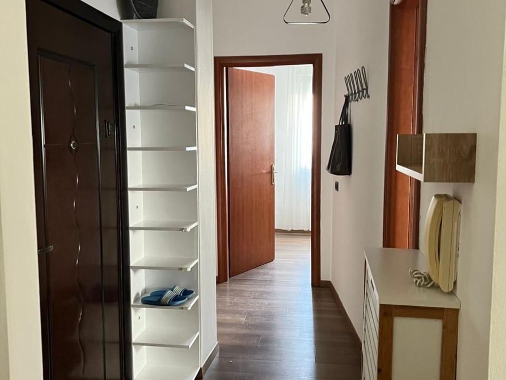 Affittasi appartamento 2+1 a Kodra e Diellit.