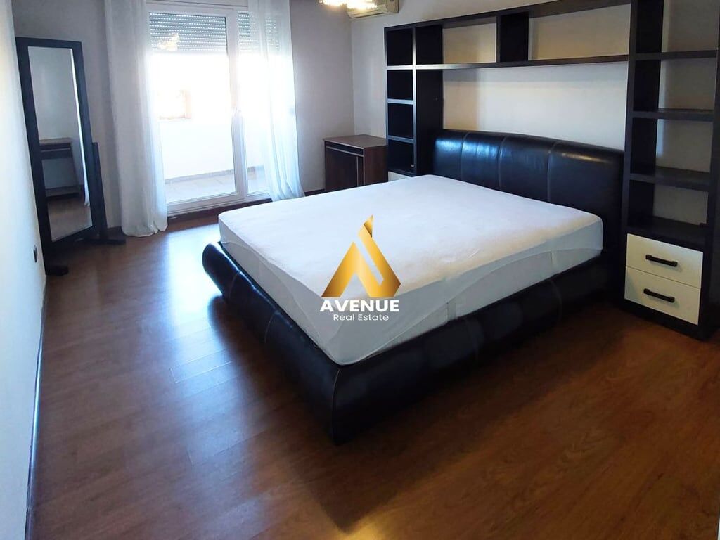 Jepet me qera Super Apartament 3+1+2+depo Myslym Shyri Tirane