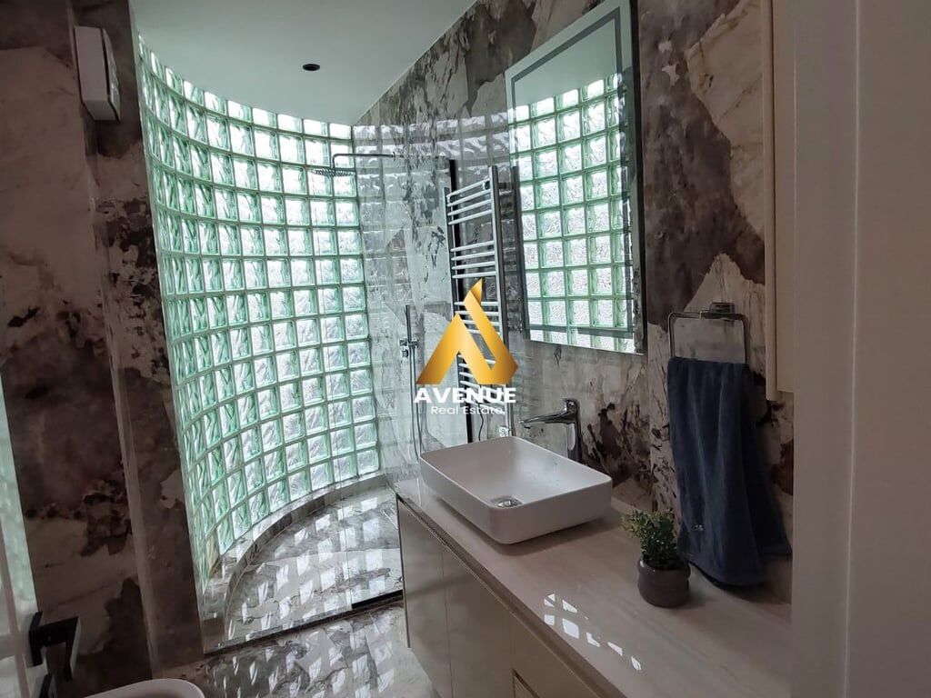 Apartment 2+2+2 bathrooms for rent in Bllok, Tirana