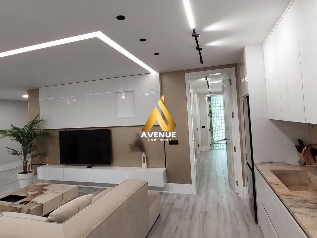 Apartment 2+2+2 bathrooms for rent in Bllok, Tirana