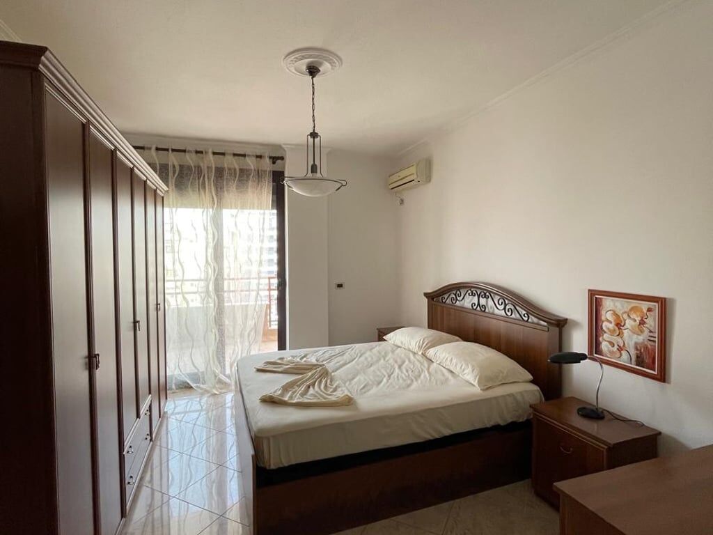 Affittasi appartamento 2+1 in Bllok a 800 euro.