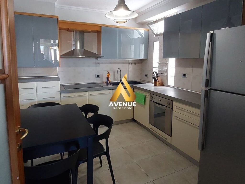Jepet me qera Super Apartament 3+1+2+depo Myslym Shyri Tirane