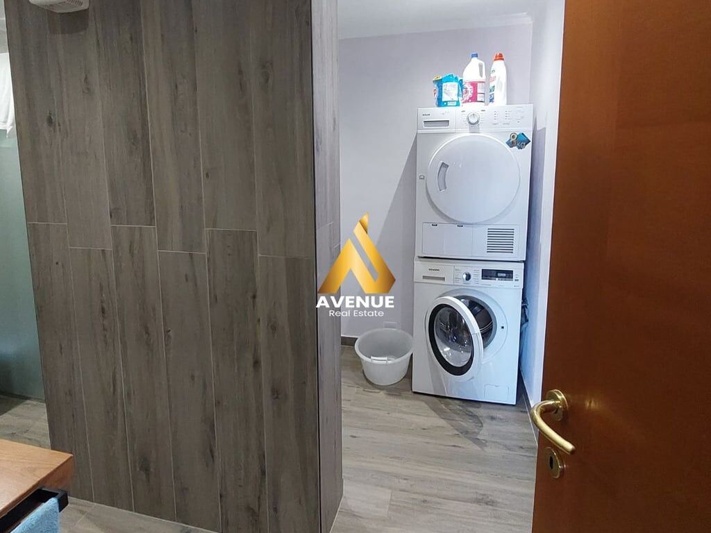Jepet me qera Super Apartament 3+1+2+depo Myslym Shyri Tirane
