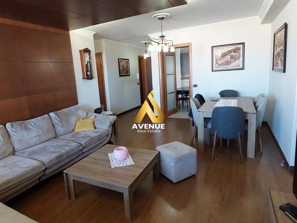 Jepet me qera Super Apartament 3+1+2+depo Myslym Shyri Tirane