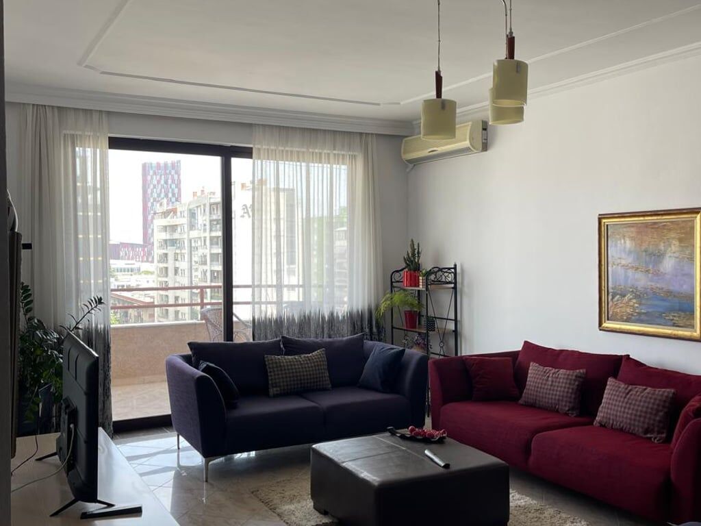 Affittasi appartamento 2+1 in Bllok a 800 euro.
