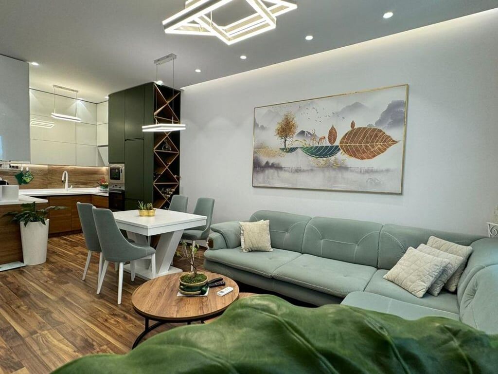 A 1+1 apartment is for rent at Rruga e Kavaj Square for 800 euros.