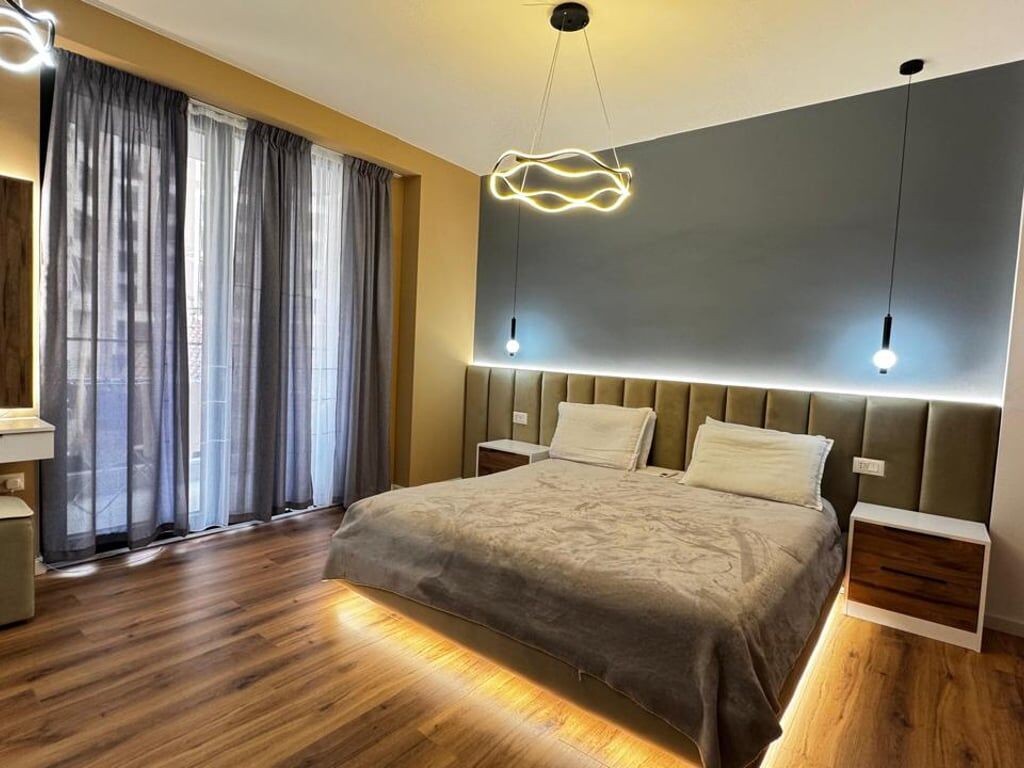 Jepet me qera apartament 2+1 Te Ish Fusha e Aviacionit 750 euro