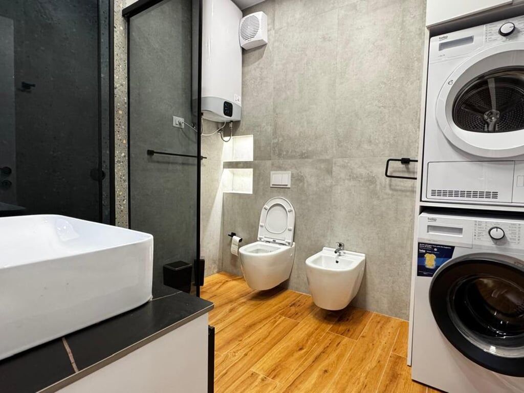 Jepet me qera apartament 2+1 Te Ish Fusha e Aviacionit 750 euro