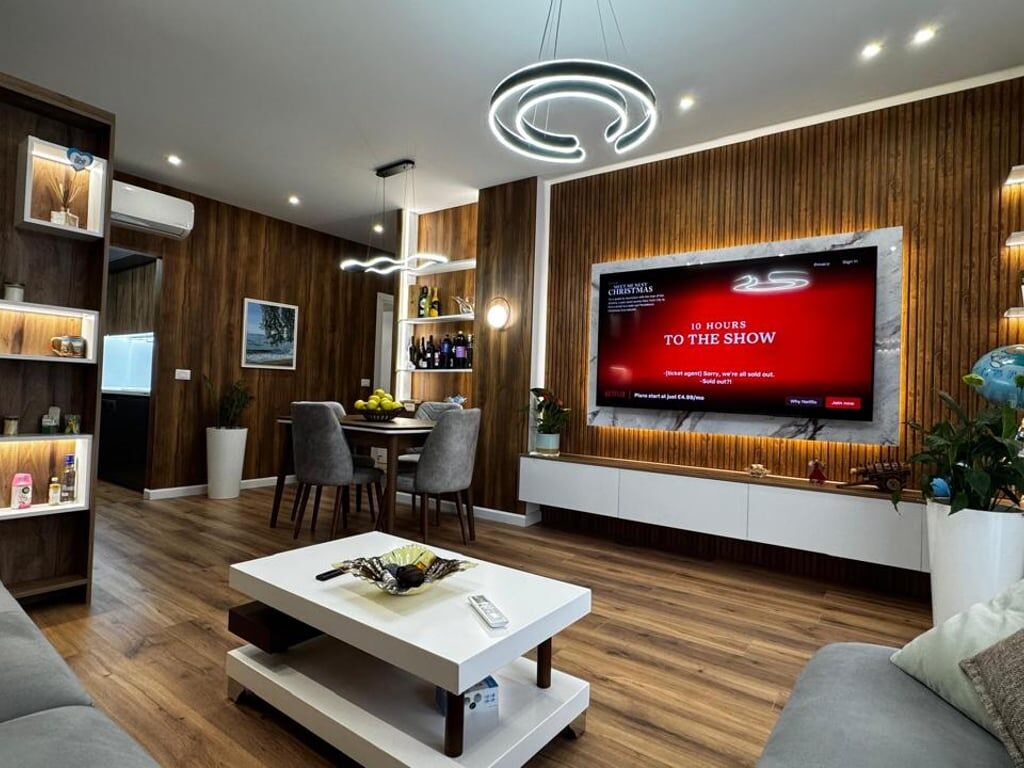 Jepet me qera apartament 2+1 Te Ish Fusha e Aviacionit 750 euro