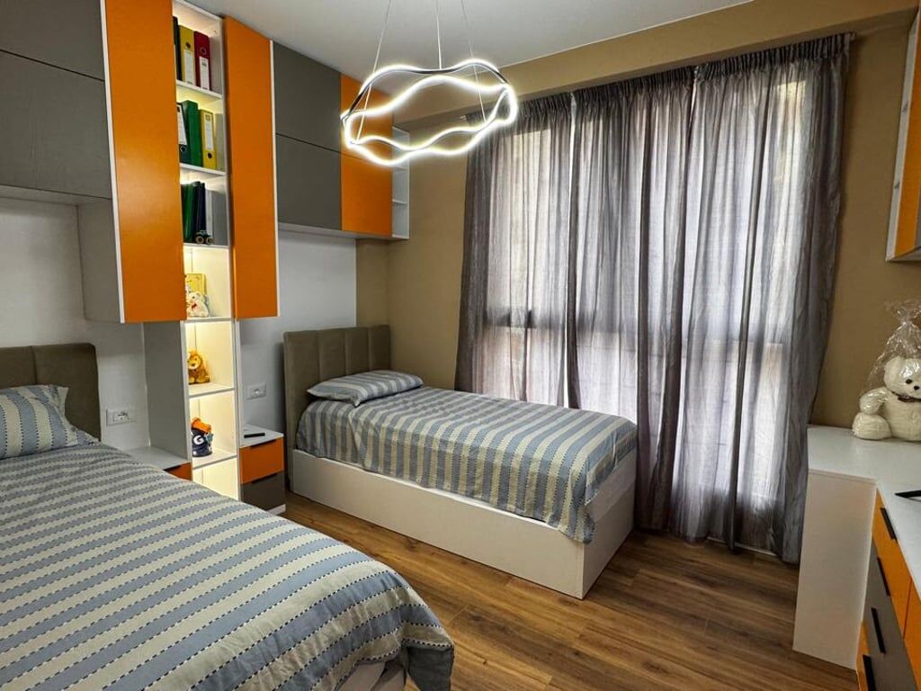Jepet me qera apartament 2+1 Te Ish Fusha e Aviacionit 750 euro