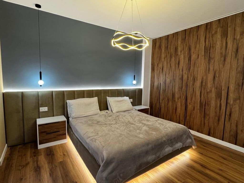 Jepet me qera apartament 2+1 Te Ish Fusha e Aviacionit 750 euro