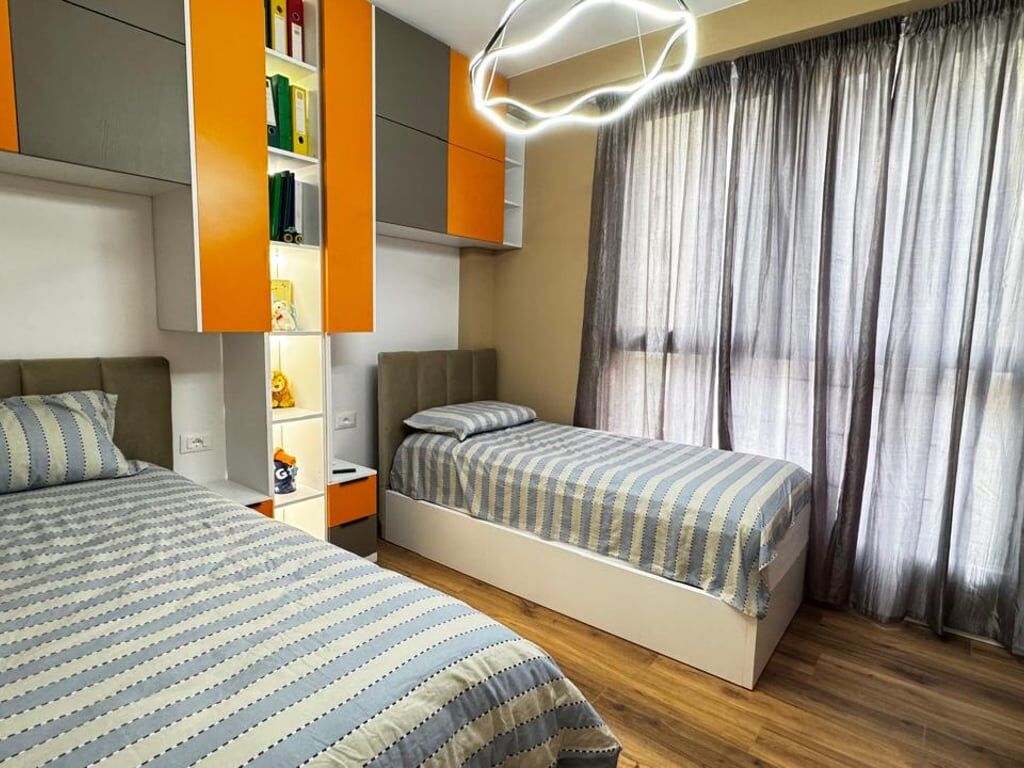 Jepet me qera apartament 2+1 Te Ish Fusha e Aviacionit 750 euro
