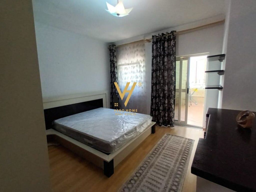 AFFITTASI APPARTAMENTO 3+1+BLK IN COMUNE DI PARIGI 900 EURO