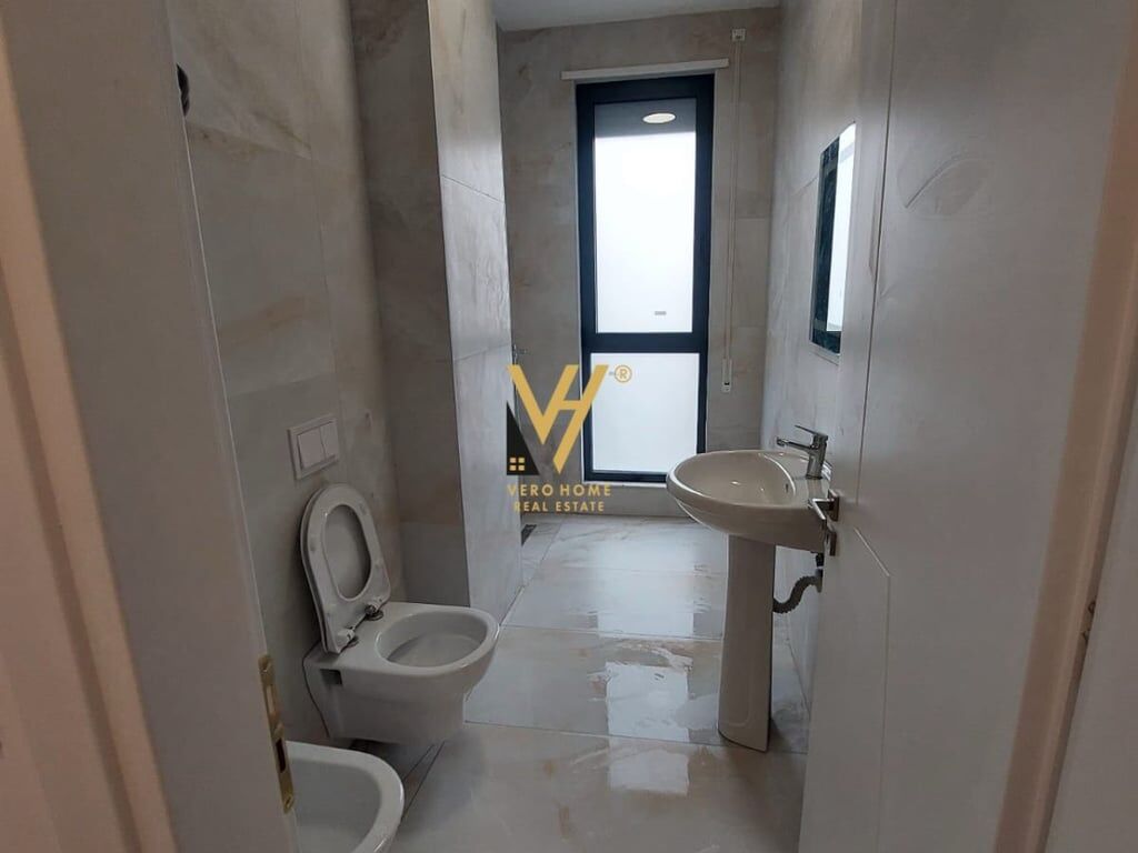 2+1 apartment with balcony for rent in Porcelan 1,000 euros.