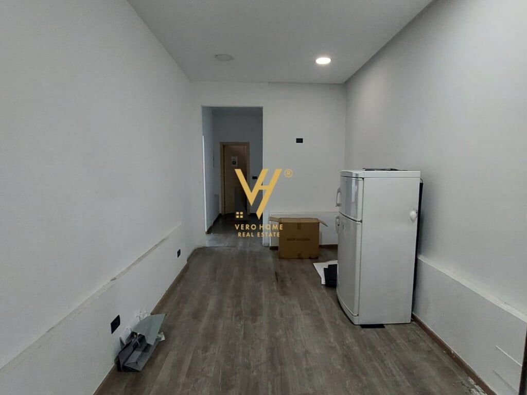 SHOP FOR RENT 100 M2 IN VASIL SHANTO 1,500 EURO