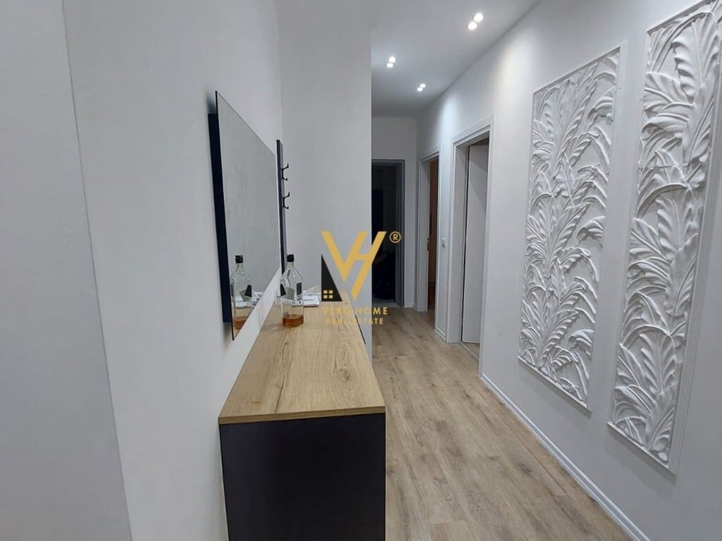 2+1 apartment with balcony for rent in Porcelan 1,000 euros.