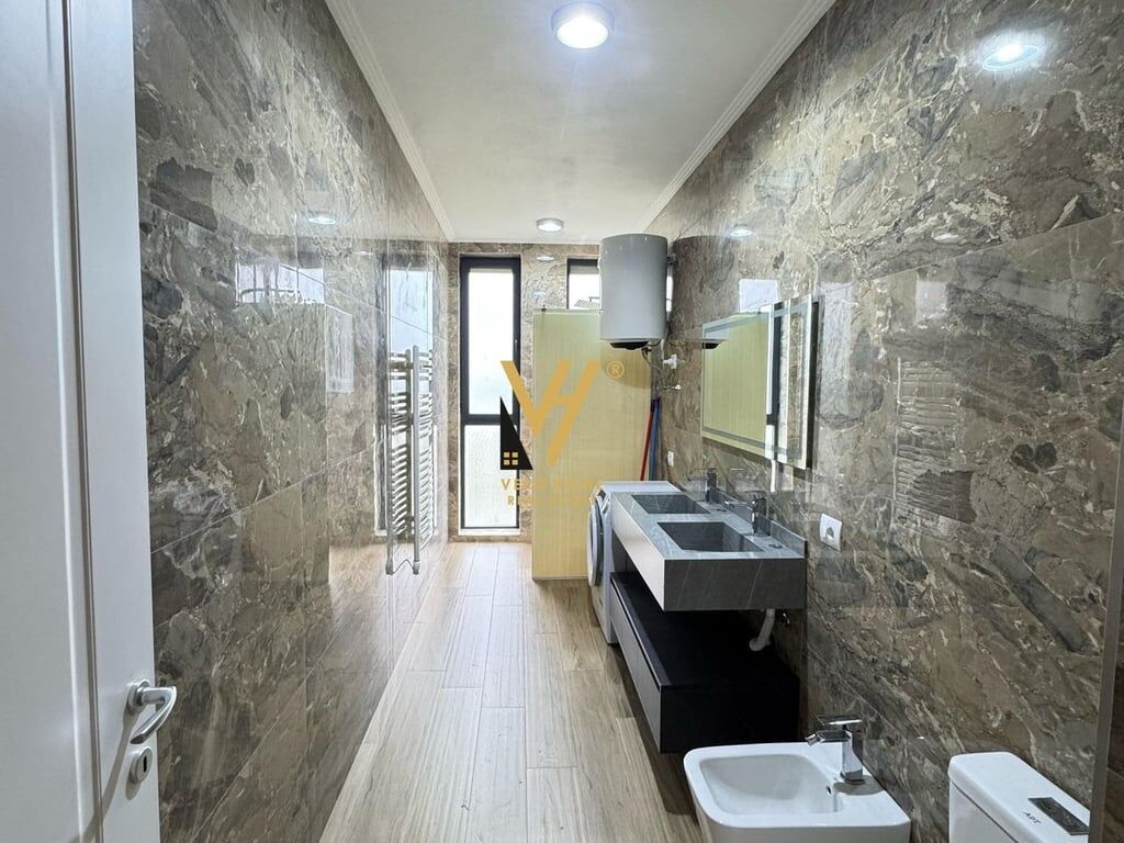 APARTMENT FOR SALE 2+1+BALCONY NEAR THE DRY LAKE 250,000 EURO