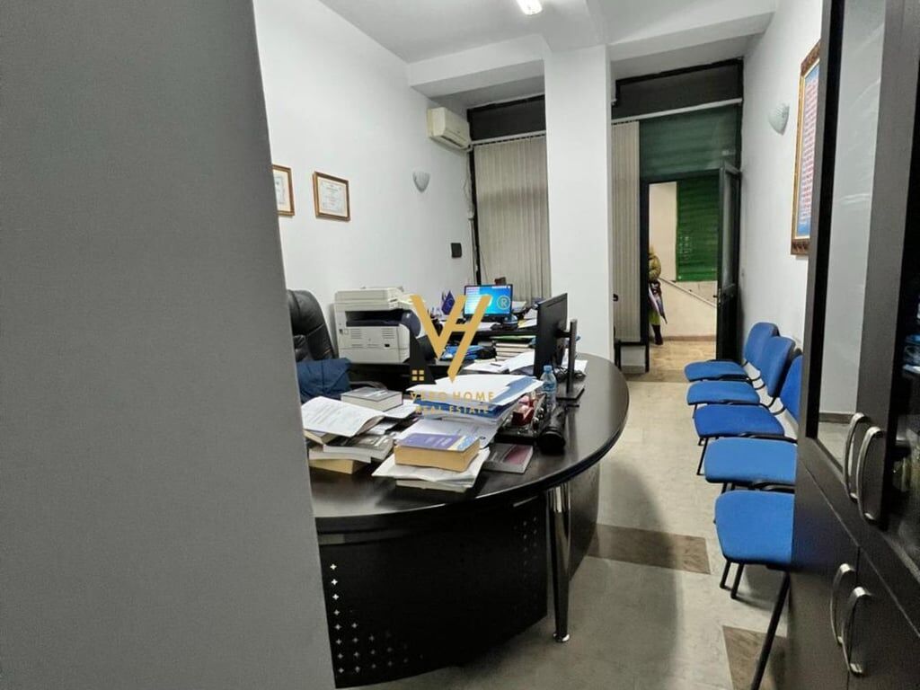 BUSINESS SPACE FOR SALE 25M2 AT THE OLD EXHIBITION 52,000 EURO
