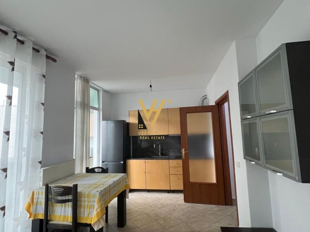 JEPET APARTAMENT 1+1+BLK ME QERA TE KOMUNA E PARISIT 55.000 LEKE