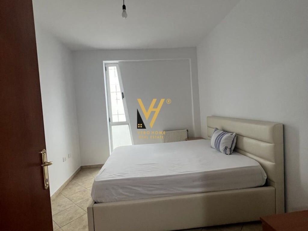 JEPET APARTAMENT 1+1+BLK ME QERA TE KOMUNA E PARISIT 55.000 LEKE