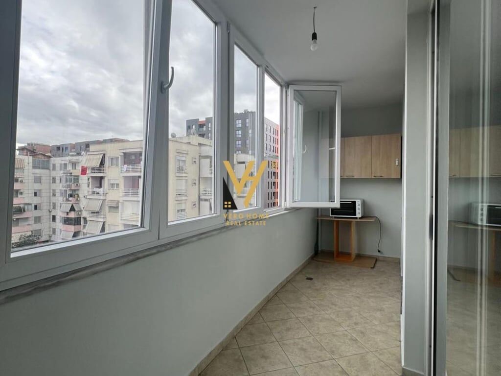 JEPET APARTAMENT 1+1+BLK ME QERA TE KOMUNA E PARISIT 55.000 LEKE