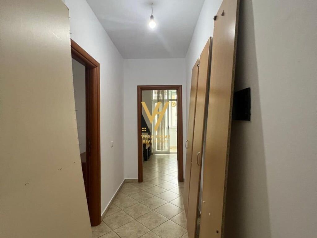 JEPET APARTAMENT 1+1+BLK ME QERA TE KOMUNA E PARISIT 55.000 LEKE