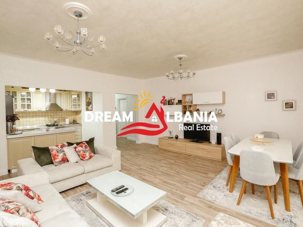 Vendesi Super Appartamento 3+1+2 in Centro, vicino ai 9 Piani a Tirana (ID 4131385)