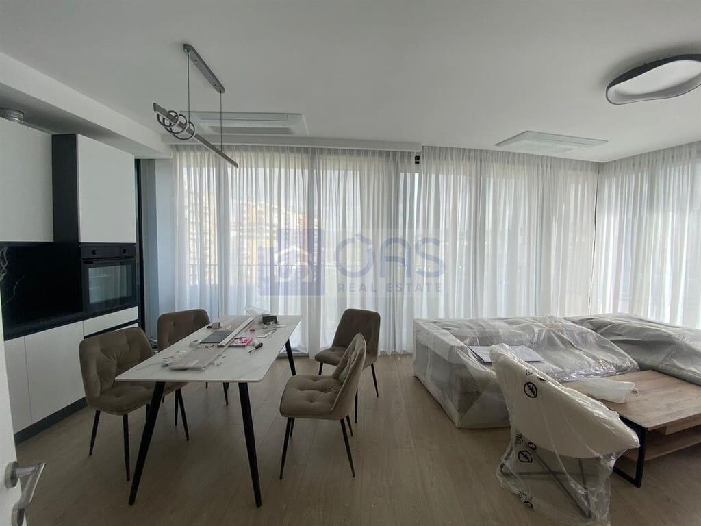 Jepet me qira apatament 1+1 te Rruga e Kosovareve ,Lake View
