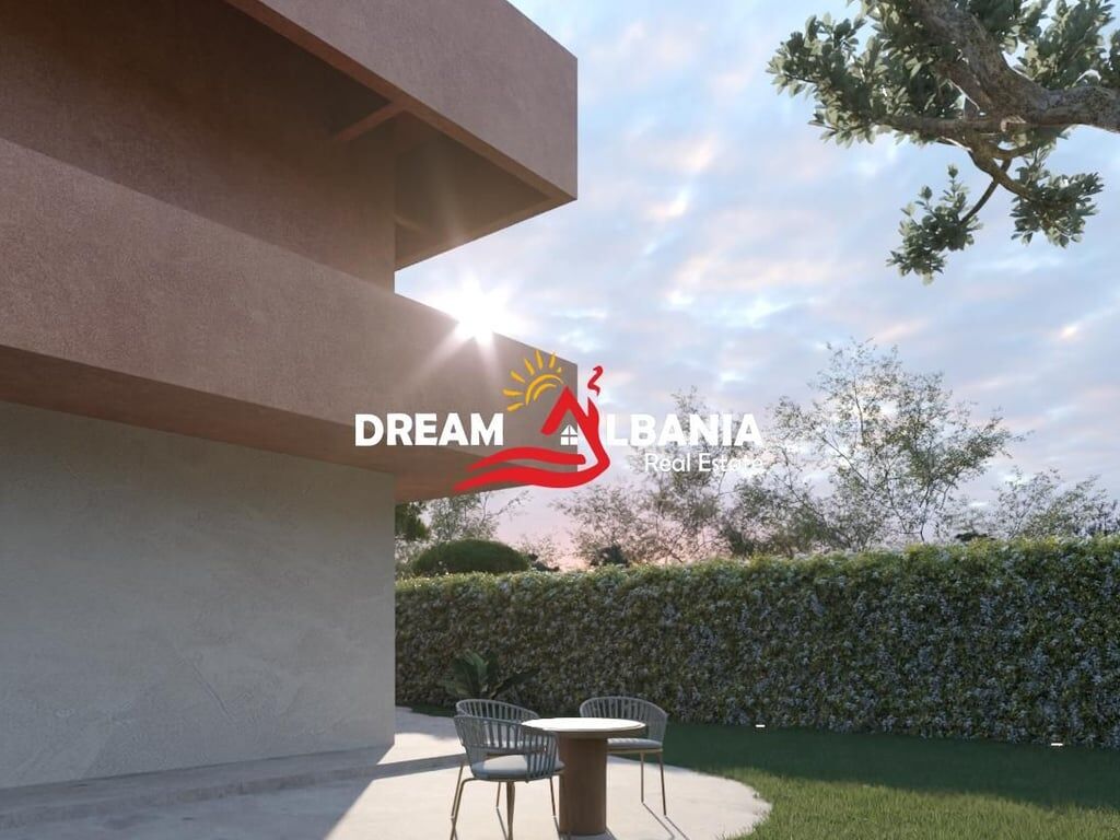 Two 2-story villas with a pool are for sale on the terrace at Gjiri i Lalezit (ID 4151108).