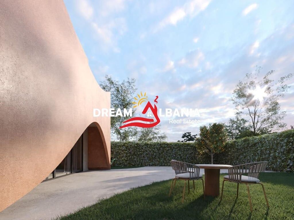 Two 2-story villas with a pool are for sale on the terrace at Gjiri i Lalezit (ID 4151108).