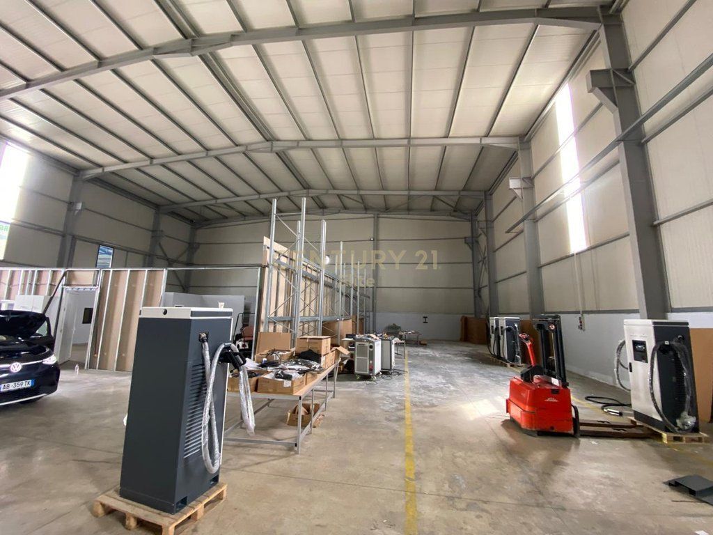 Warehouse for sale, Vore-Tirana Highway