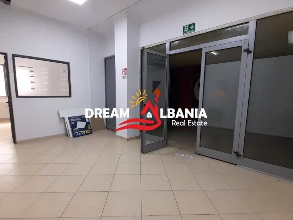 Ambjent per zyra me qera te Rruga e Kavajes prane Globe (ID 42611104).